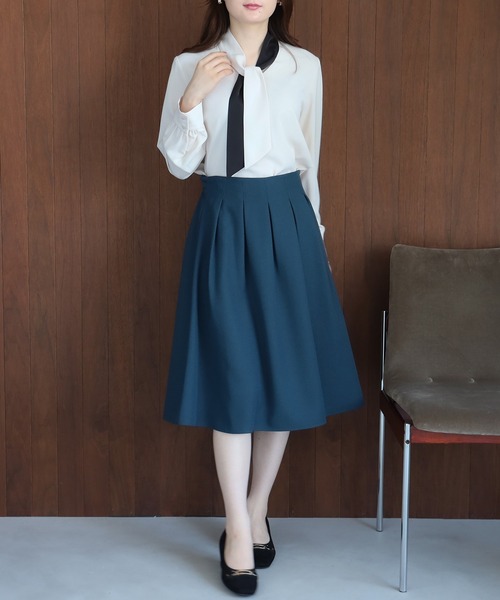 TRUDEA（トルディア）の「アシンメトリー配色ボウタイブラウス（シャツ/ブラウス・レディース・ブラウン/ベージュ/ホワイト・MEDIUM/LARGE）」の16枚目の写真