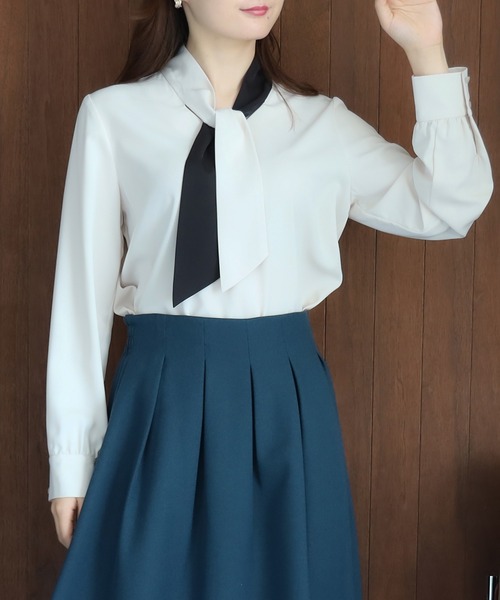 TRUDEA（トルディア）の「アシンメトリー配色ボウタイブラウス（シャツ/ブラウス・レディース・ブラウン/ベージュ/ホワイト・MEDIUM/LARGE）」の15枚目の写真