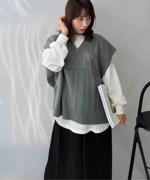 AS KNOW AS plus(アズノゥアズプラス)の「☆透かしベストとロンT セット(Tシャツ/カットソー・レディース・ベージュ/スミクロ/ブルーグレー/ベージュ系1/ブラック系1/ブルー系1/ブラック系/ブルー系/ベージュ系/グリーン系/ブラック系2/ベージュ系2/グリーン系2/ワイン系2/サックスブルー系3/ブラック系3/グリーン系3/ベージュ系3/グレー系4/ベージュ系4/カーキ系4/サックスブルー系4/カーキ系5/ベージュ系5/ブラック系5・FREE)」の17枚目の写真