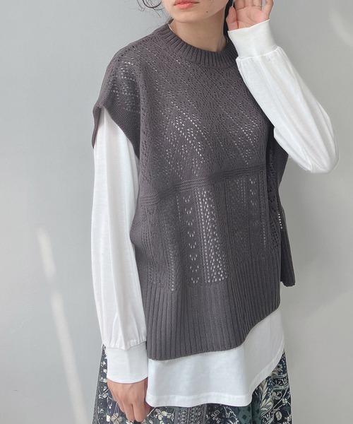 AS KNOW AS plus（アズノゥアズプラス）の「☆透かしベストとロンＴ セット（Tシャツ/カットソー・レディース・ベージュ/スミクロ/ブルーグレー/ベージュ系1/ブラック系1/ブルー系1/ブラック系/ブルー系/ベージュ系/グリーン系/ブラック系2/ベージュ系2/グリーン系2/ワイン系2/サックスブルー系3/ブラック系3/グリーン系3/ベージュ系3/グレー系4/ベージュ系4/カーキ系4/サックスブルー系4・FREE）」の2枚目の写真