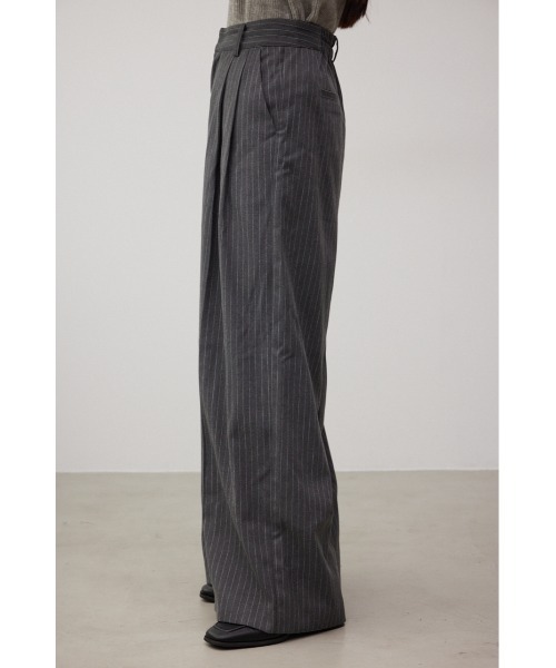 AZUL by moussy（アズールバイマウジー）の「タックワイドパンツ（その他パンツ・レディース・グレー系その他/ネイビー・SMALL/MEDIUM）」の8枚目の写真