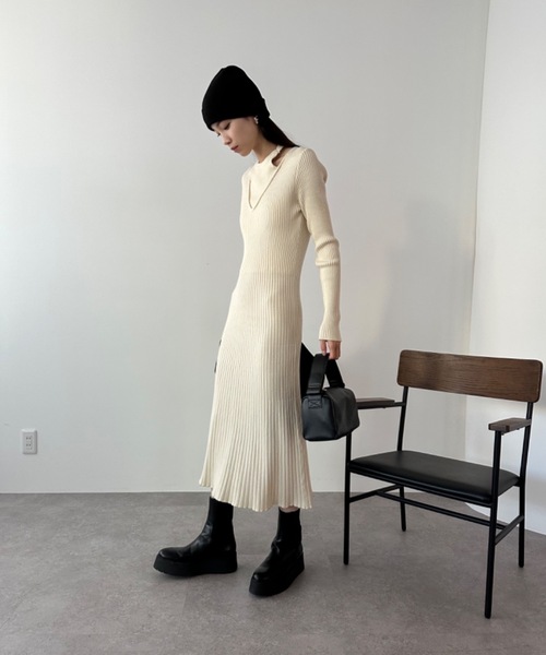 DRWCYS(ドロシーズ)の「レイヤードニットワンピース(ワンピース・レディース・アイボリー/ブラック・FREE)」の5枚目の写真