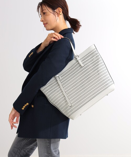 GIANNI NOTARO（ジャンニノターロ）の「GIANNI NOTARO × Demi-Luxe BEAMS / 別注 カットワーク トートバッグ（トートバッグ・レディース・アイボリー・FREE）」の2枚目の写真
