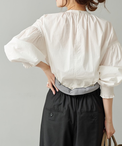 PUAL CE CIN(ピュアルセシン)の「袖ボリュームシャーリングブラウス(シャツ/ブラウス・レディース・ベージュ/ホワイト・FREE)」の19枚目の写真