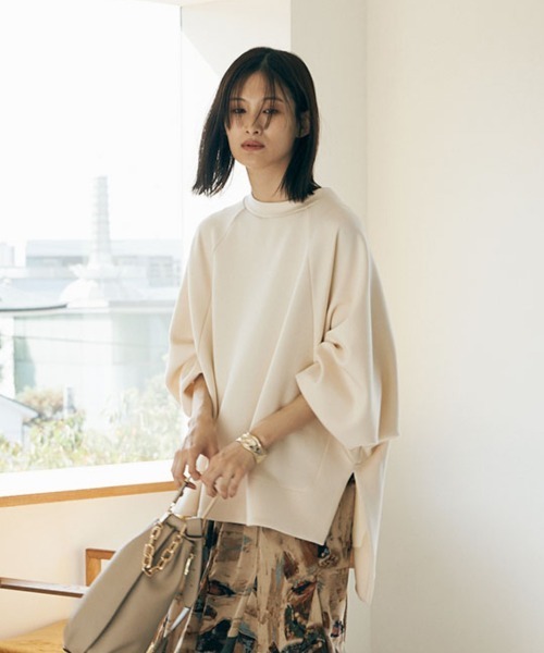marjour（マージュール）の「OTONA DOLMAN SLEEVE SWEAT（スウェット・レディース・ブラック/アイボリー・S/M）」の2枚目の写真