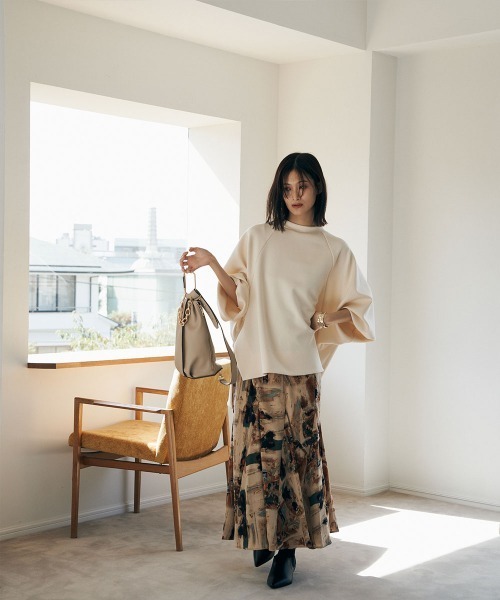 marjour（マージュール）の「OTONA DOLMAN SLEEVE SWEAT（スウェット・レディース・ブラック/アイボリー・S/M）」の22枚目の写真