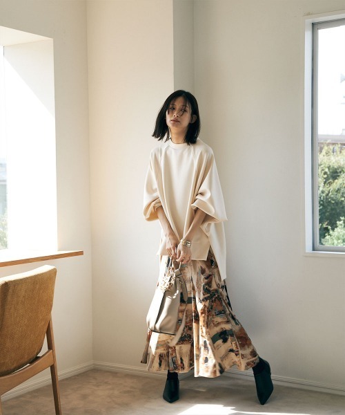 marjour（マージュール）の「OTONA DOLMAN SLEEVE SWEAT（スウェット・レディース・ブラック/アイボリー・S/M）」の10枚目の写真