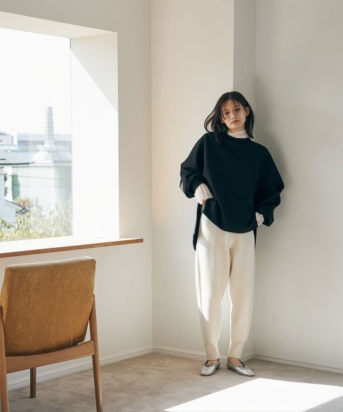 marjour（マージュール）の「OTONA DOLMAN SLEEVE SWEAT（スウェット・レディース・ブラック/アイボリー・S/M）」の11枚目の写真
