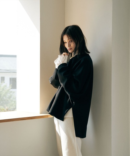 marjour（マージュール）の「OTONA DOLMAN SLEEVE SWEAT（スウェット・レディース・ブラック/アイボリー・S/M）」の14枚目の写真