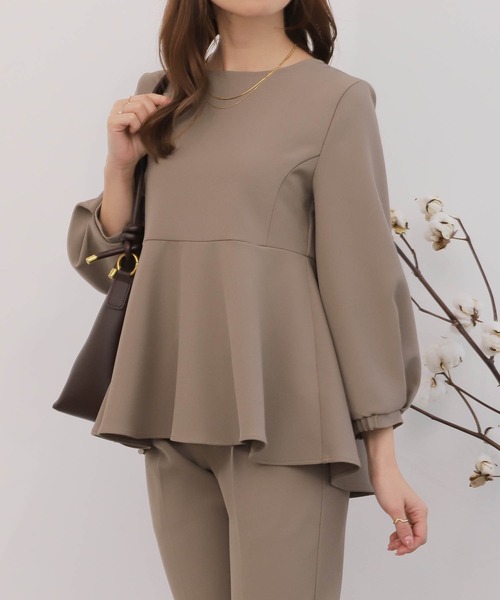 mil（ミル）の「【150㎝前後の小柄さんサイズ】【セットアップ可能】ペプラムタックスリーブブラウス（シャツ/ブラウス・レディース・ブラック/ピンクベージュ/モカ・M/S/XS）」の2枚目の写真