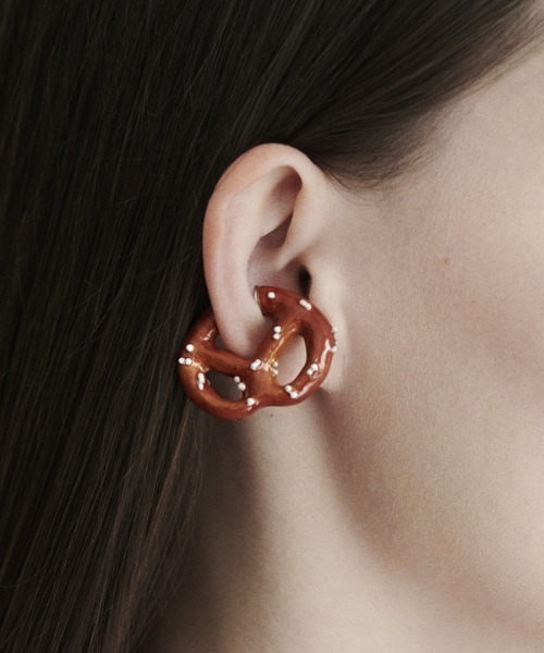 D'heygere(ディヘラ)の「Pretzel Ear Cuff(イヤーカフ・レディース・シルバー/その他・OS)」の4枚目の写真