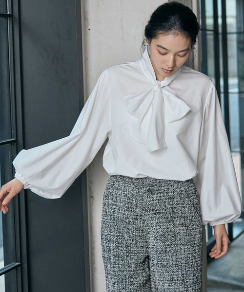 Flolia（フロリア）の「《新色追加》ボウタイ ボリューム袖 ブラウス
