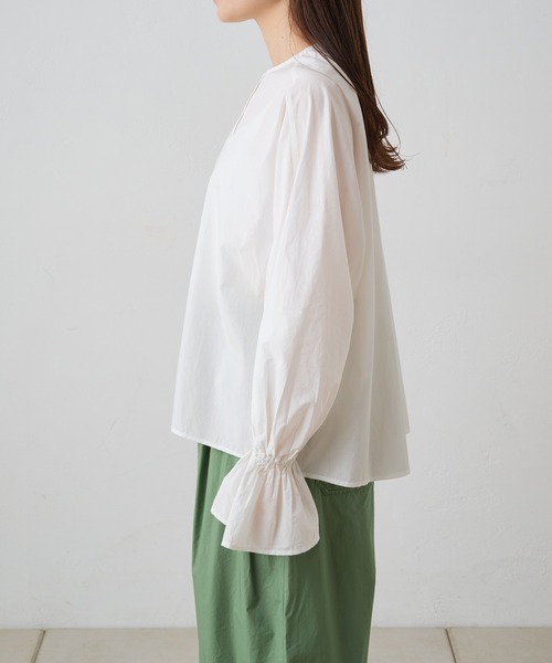 PUAL CE CIN（ピュアルセシン）の「スーピマコットン袖フレアノーカラーブラウス（シャツ/ブラウス・レディース・オフホワイト/ブラック/グレー・FREE）」の15枚目の写真