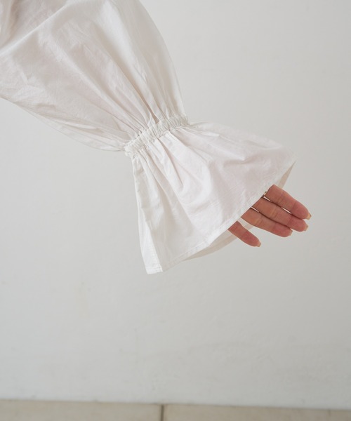 PUAL CE CIN（ピュアルセシン）の「スーピマコットン袖フレアノーカラーブラウス（シャツ/ブラウス・レディース・オフホワイト/ブラック/グレー・FREE）」の10枚目の写真