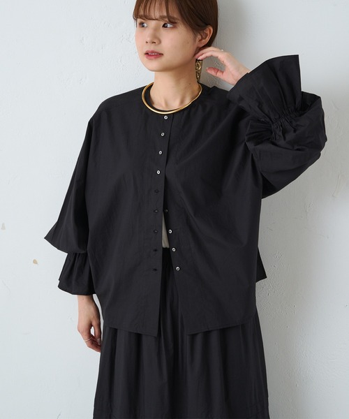 PUAL CE CIN（ピュアルセシン）の「スーピマコットン袖フレアノーカラーブラウス（シャツ/ブラウス・レディース・オフホワイト/ブラック/グレー・FREE）」の17枚目の写真