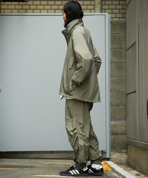 FREAK'S STORE(フリークスストア)の「FREAK’S STORE/フリークスストア リラックスフィット ウインドシャツ/ミリタリーブルゾン/マーズ/ソフトシェル(ブルゾン・メンズ・オリーブ/ブラック/チャコールグレー・MEDIUM/LARGE)」の5枚目の写真