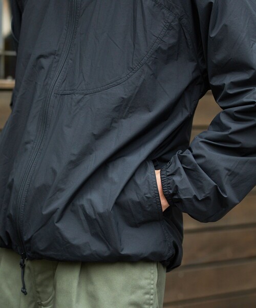 FREAK'S STORE(フリークスストア)の「FREAK’S STORE/フリークスストア リラックスフィット ウインドシャツ/ミリタリーブルゾン/マーズ/ソフトシェル(ブルゾン・メンズ・オリーブ/ブラック/チャコールグレー・MEDIUM/LARGE)」の14枚目の写真