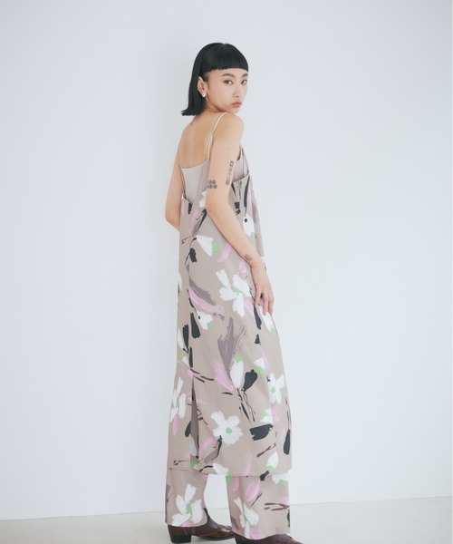 ROSE BUD（ローズバッド）の「ペイントフラワープリントキャミ