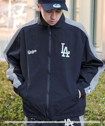 MLB（メジャーリーグベースボール）の「MLB/メジャーリーグベースボール 別注 ワッペン刺繍 オーバーサイズ スタンドネック サイドライン ナイロントラックジャケット（ナイロンジャケット）」