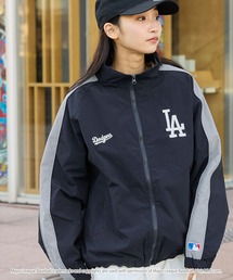 MLB（メジャーリーグベースボール）の「MLB メジャーリーグベースボール 別注 ワッペン刺繍 オーバーサイズ スタンドネック サイドライン ナイロントラックジャケット（ナイロンジャケット）」