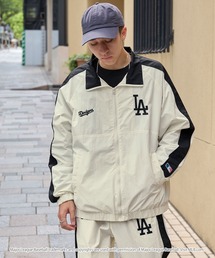 MLB（メジャーリーグベースボール）の「MLB メジャーリーグベースボール 別注 ワッペン刺繍 オーバーサイズ スタンドネック サイドライン ナイロントラックジャケット（ナイロンジャケット）」