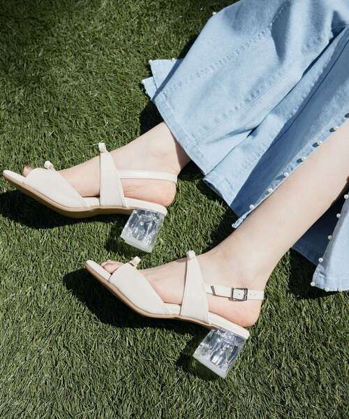 MAJESTIC LEGON（マジェスティックレゴン）の「クリアビジューヒールリボンサンダル（サンダル・レディース・アイボリー/ブラック・SMALL/MEDIUM/LARGE/X-LARGE）」の7枚目の写真