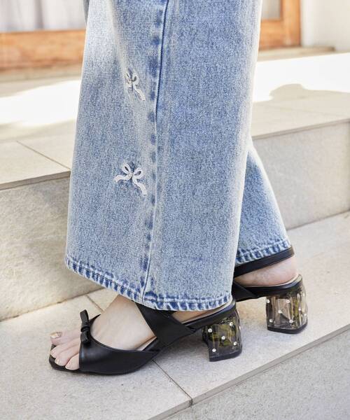 MAJESTIC LEGON（マジェスティックレゴン）の「クリアビジューヒールリボンサンダル（サンダル・レディース・アイボリー/ブラック・SMALL/MEDIUM/LARGE/X-LARGE）」の16枚目の写真