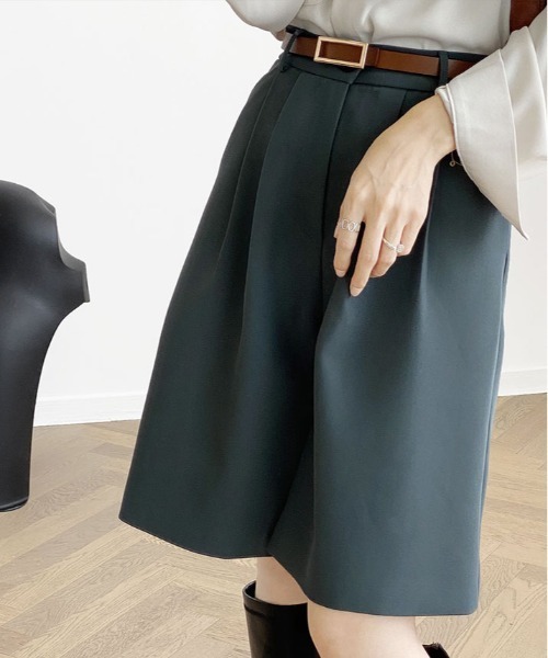 kirakiraShop（キラキラショップ）の「ゆるっと上品。大人映えする Aライン スラックス ハーフパンツ（スラックス・レディース・モカ/ブラック/ブルーグリーン・M/L）」の11枚目の写真