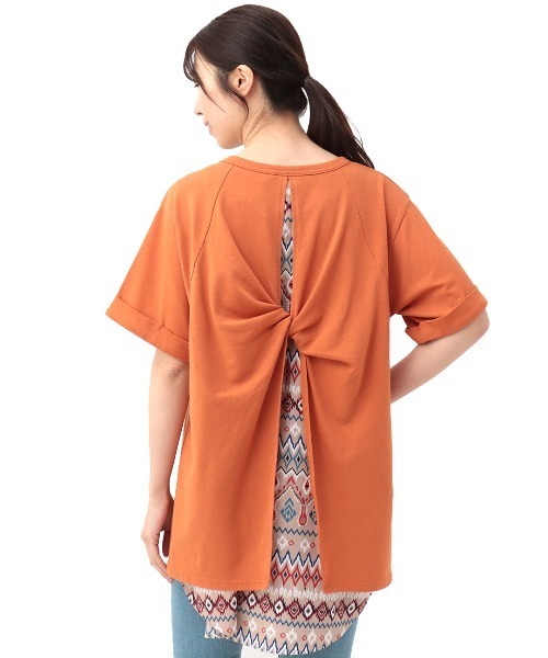 チチカカ（チチカカ）の「ツイストフェイクレイヤードプルオーバー（Tシャツ/カットソー・レディース・オレンジ/チャコールグレー/ネイビー・FREE）」の4枚目の写真