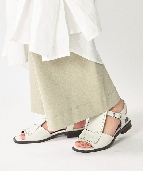 スタッズ付きキルトタッセルサンダル