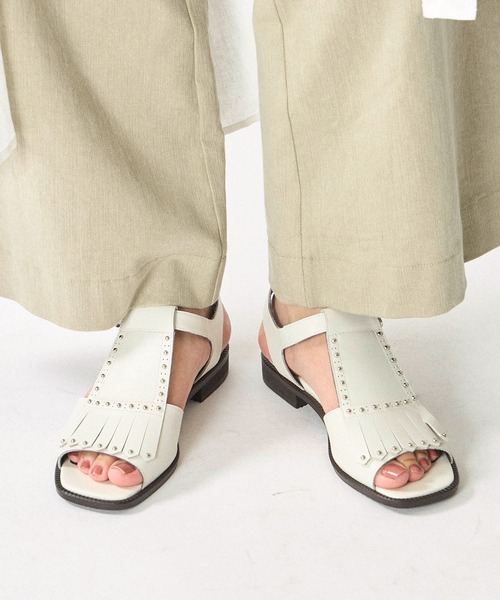 スタッズ付きキルトタッセルサンダル