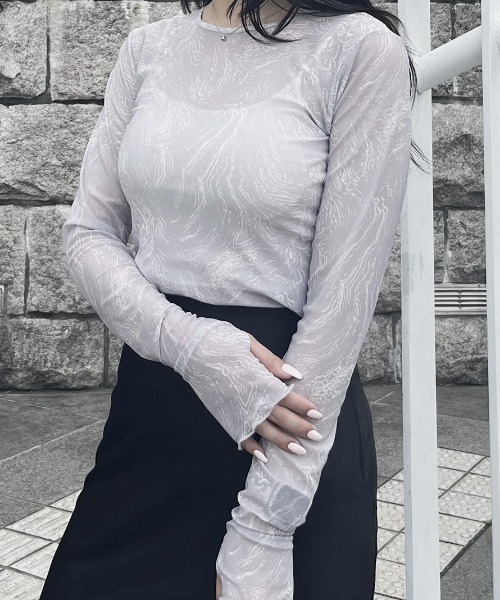 Reurie'(レウリィ)の「シアーニュアンスプリントトップス/sheer nuance pattern top 長袖 クルーネック シースルー 透け感 パターン マーブル ニュアンス 線画 カジュアル 韓国 Y2K 重ね着 レイヤード チャコールグレー グレー モノトーン 大人モノトーン(Tシャツ/カットソー・レディース・ライトグレー/ホワイト/チャコールグレー・FREE)」の15枚目の写真