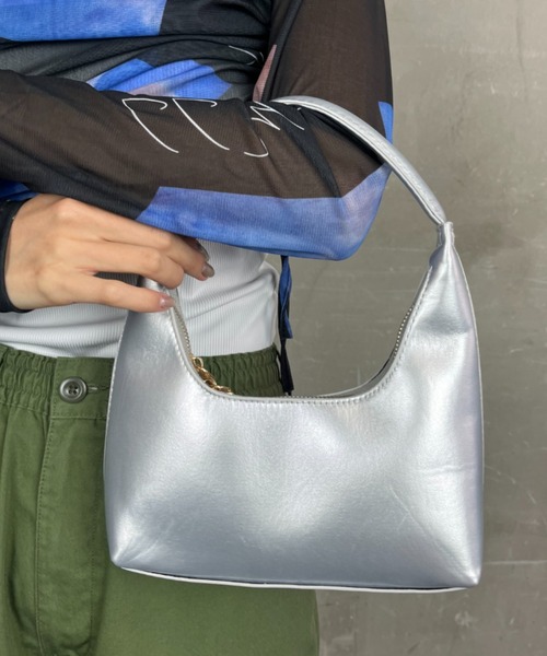 ｔｏｌｅｎｅ（トレネ）の「フェイクレザーワンハンドルハンドバッグ（ハンドバッグ・レディース・シルバー/ブラック/ホワイト・ONE SIZE）」の2枚目の写真
