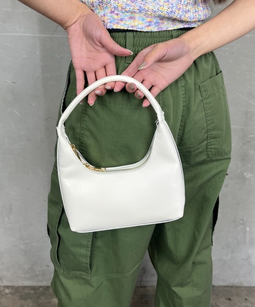 ｔｏｌｅｎｅ（トレネ）の「フェイクレザーワンハンドルハンドバッグ（ハンドバッグ・レディース・シルバー/ブラック/ホワイト・ONE SIZE）」の5枚目の写真