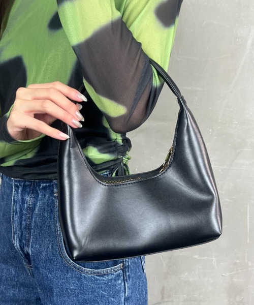 ｔｏｌｅｎｅ（トレネ）の「フェイクレザーワンハンドルハンドバッグ（ハンドバッグ・レディース・シルバー/ブラック/ホワイト・ONE SIZE）」の9枚目の写真