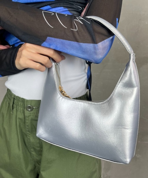 ｔｏｌｅｎｅ（トレネ）の「フェイクレザーワンハンドルハンドバッグ（ハンドバッグ・レディース・シルバー/ブラック/ホワイト・ONE SIZE）」の12枚目の写真