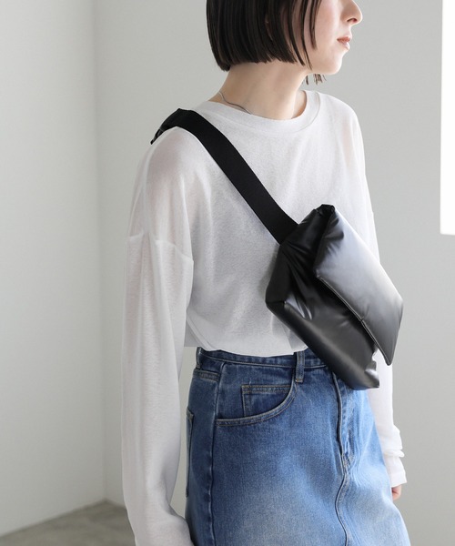 select MOCA(セレクトモカ)の「パテッドボディバッグ(ボディバッグ/ウエストポーチ・レディース・ブラック/アイボリー・FREE)」の9枚目の写真