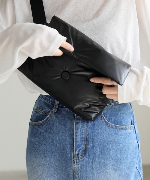 select MOCA(セレクトモカ)の「パテッドボディバッグ(ボディバッグ/ウエストポーチ・レディース・ブラック/アイボリー・FREE)」の12枚目の写真