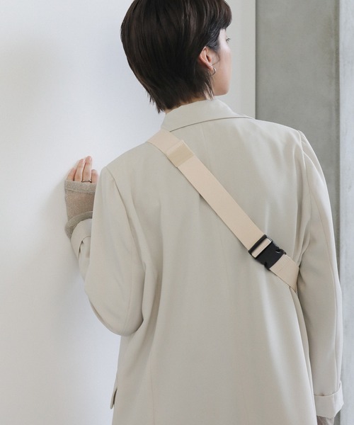 select MOCA(セレクトモカ)の「パテッドボディバッグ(ボディバッグ/ウエストポーチ・レディース・ブラック/アイボリー・FREE)」の16枚目の写真