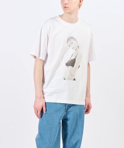 BIOTOP（ビオトープ）の「【Kate Moss by David Sims】Photo T-shirts（Tシャツ/カットソー・メンズ・ホワイト/ブラック・M/L/XL）」の20枚目の写真