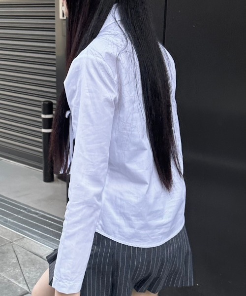 Never mind the XU / Chikashitsu+（ネバーマインド ザ エックスユー / チカシツプラス）の「韓国ファッション nmtc + エヌエムティーシープラス ribbon crop shirt リボンシャツ リボンブラウス 長袖トップス 長袖シャツ カットソー シャーリングトップス バレエコア Y2Kファッション（シャツ/ブラウス・レディース・ブラック/ホワイト/ライトピンク・ONE SIZE）」の11枚目の写真