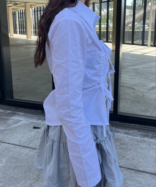 Never mind the XU / Chikashitsu+（ネバーマインド ザ エックスユー / チカシツプラス）の「韓国ファッション nmtc + エヌエムティーシープラス ribbon crop shirt リボンシャツ リボンブラウス 長袖トップス 長袖シャツ カットソー シャーリングトップス バレエコア Y2Kファッション（シャツ/ブラウス・レディース・ブラック/ホワイト/ライトピンク・ONE SIZE）」の22枚目の写真