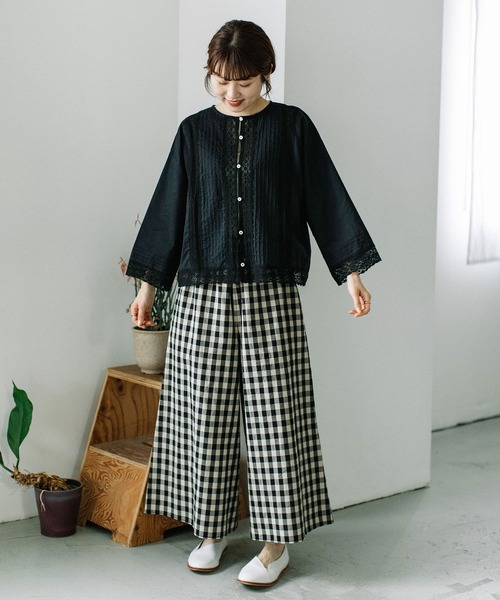 POU DOU DOU（プードゥドゥ）の「＜made in INDIA＞ピンタックレースブラウス（シャツ/ブラウス・レディース・ブラック/ライトブルー/オフホワイト・3）」の21枚目の写真