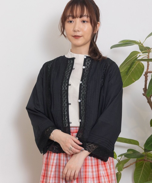 POU DOU DOU（プードゥドゥ）の「＜made in INDIA＞ピンタックレースブラウス（シャツ/ブラウス・レディース・ブラック/ライトブルー/オフホワイト・3）」の9枚目の写真