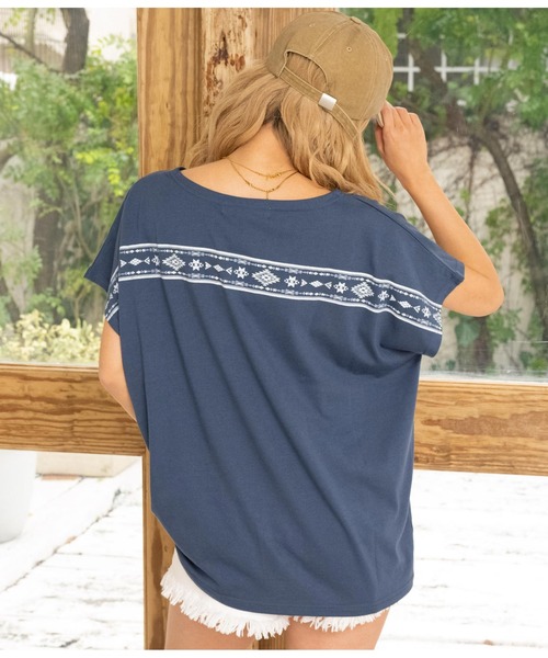 anap mimpi（アナップミンピ）の「バック オルテガ メッセージ プリント ドルマン Tシャツ（Tシャツ/カットソー・レディース・ホワイト/ベージュ系その他/ネイビー・FREE）」の3枚目の写真