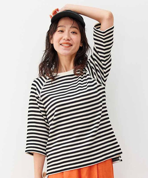 Live in comfort（リブインコンフォート）の「リブ　イン　コンフォート　何かと使える　やわらかワッフルボーダートップス（Tシャツ/カットソー・レディース・ホワイト系その他3/ホワイト系その他/ホワイト系その他2・MEDIUM/LARGE/X-LARGE/XX-LARGE/SMALL）」の3枚目の写真