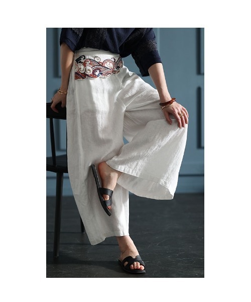 Sawa a la mode(サワアラモード)の「日本画モチーフ刺繍ポイントワイドパンツ(その他パンツ・レディース・ホワイト・FREE)」の16枚目の写真