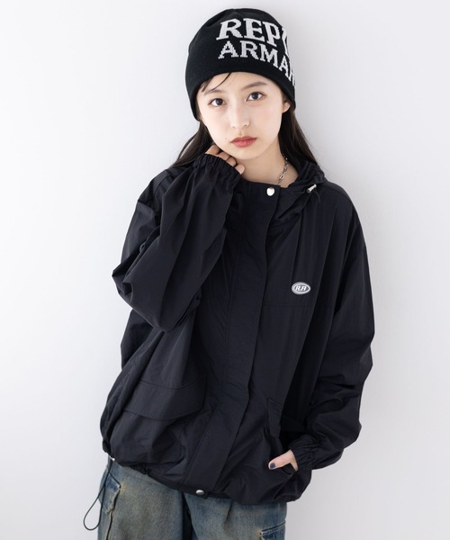 repipi armario(レピピ アルマリオ)の「ライトマウンテンパーカー(マウンテンパーカー・キッズ・ネイビー/ブラック/アイボリー・LARGE/MEDIUM/SMALL)」の11枚目の写真