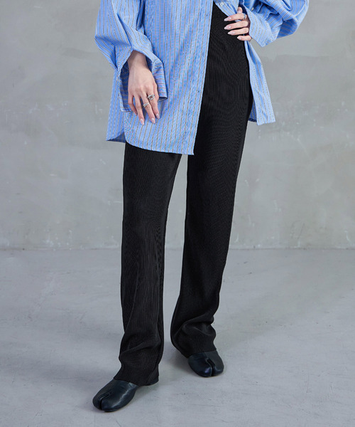 Fashion Letter（ファッションレター）の「【美脚魅せ/7色展開/低身長さん対応】セルフカットプリーツパンツ ストレート ボトムス プリーツ セルフカット パンツ（その他パンツ・レディース・ブルー/アイボリー/ブラック/マスタード/ピンク/テラコッタ/レッド・M）」の11枚目の写真