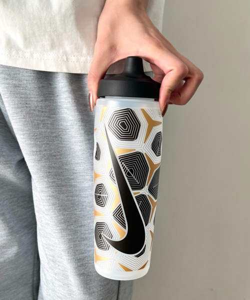 NIKE(ナイキ)の「Nike(ナイキ)/ リフュエル スクイズボトル スポーツボトル ウォーターボトル 水筒 24oz 700ml グラフィック(水筒・メンズ・その他2/その他1/その他3・FREE)」の15枚目の写真